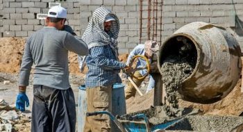 مدیر آموزش و پرورش رامشیر گفت: ۳ مدرسه قدیمی و فرسوده در شهرستان توسط شرکت بهره برداری نفت و گاز مارون بازسازی و تعمیر می‌شوند.